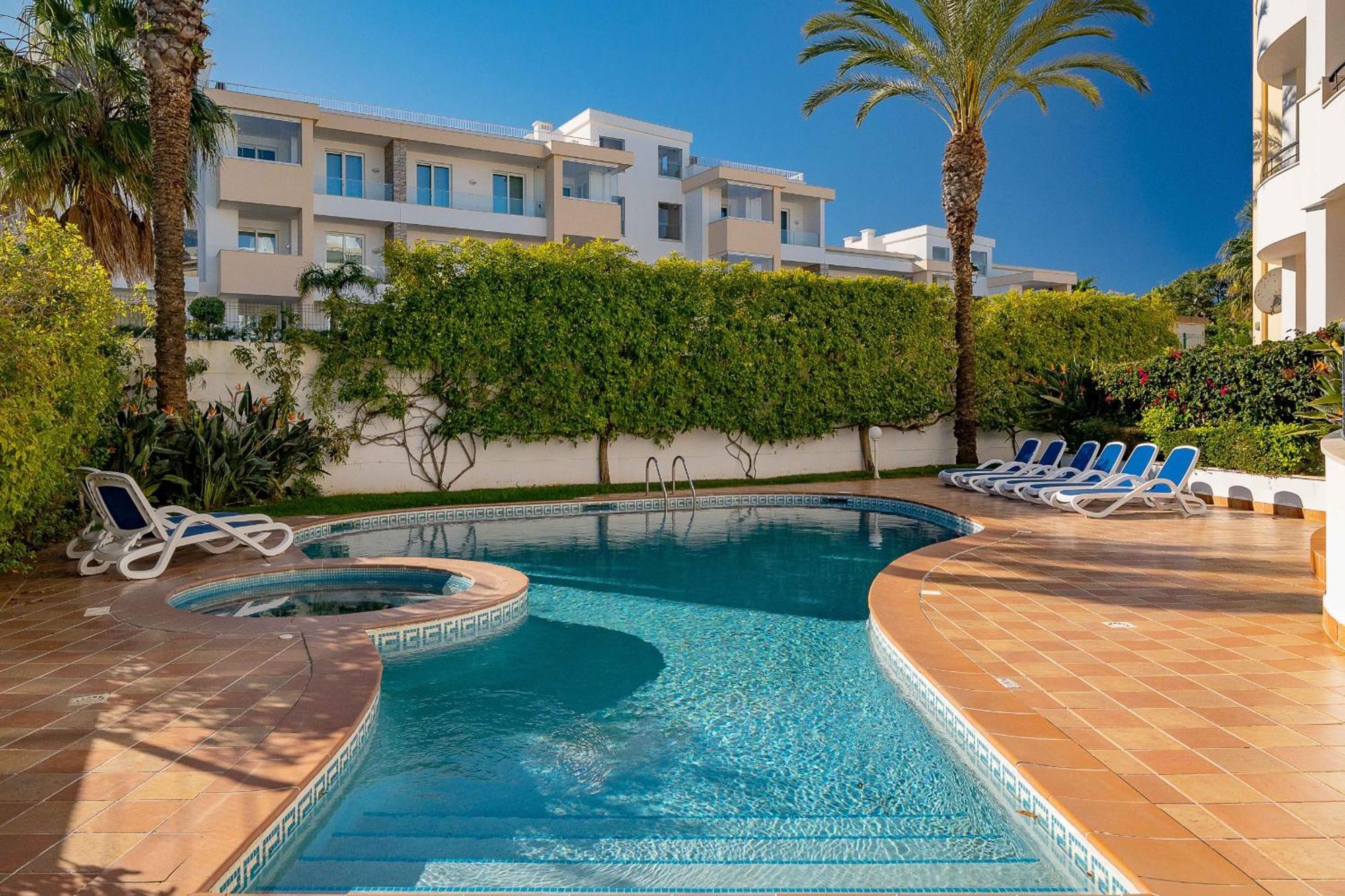 Ocean View 2 With Pool By Homing *